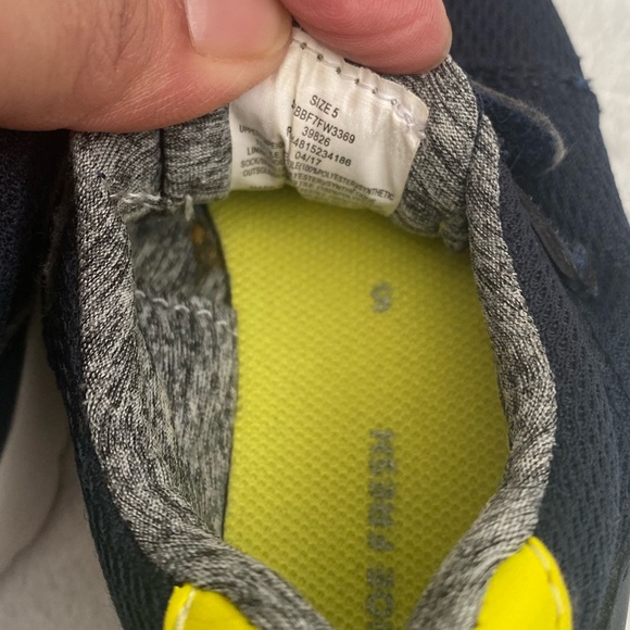 Toddler Shoes (size 5) - Picture 4 of 5